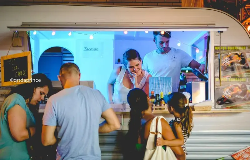 Tacovan, foodtruck met wereldkeuken uit Antwerpen, te huur via Feestkarhuren.nl