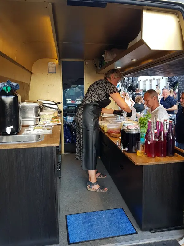 Tania's Streetfood Truck, vegetarische foodtruck uit Zeeland, te huur via Feestkarhuren.nl
