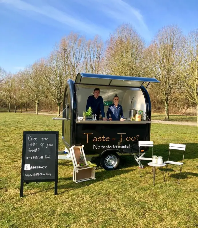 Taste-Too, vegetarische foodtruck uit Utrecht, te huur via Feestkarhuren.nl