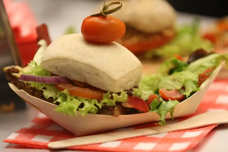 The Foodbutlers, soulfoodtruck uit Antwerpen, te huur via Feestkarhuren.nl