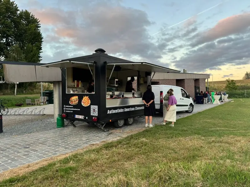 The Philly Foodtruck, frietfoodtruck uit Oost-Vlaanderen, te huur via Feestkarhuren.nl