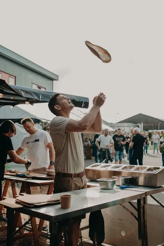 The Pizza Guys, pizzatruck uit Overijssel, te huur via Feestkarhuren.nl