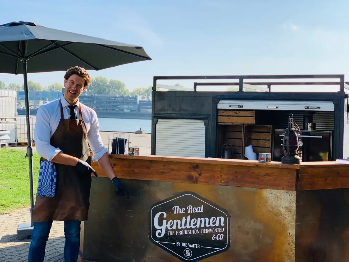 Mobiele keuken van The Real Gentlemen aan het water