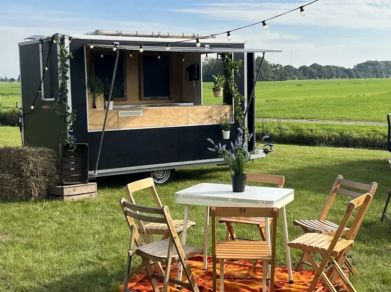 The Taste Makers, streetfoodtruck uit Utrecht, te huur via Feestkarhuren.nl