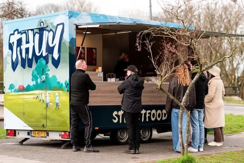 Thuy Vietnamese Streetfood, Aziatische foodtruck uit Noord-Holland, te huur via Feestkarhuren.nl