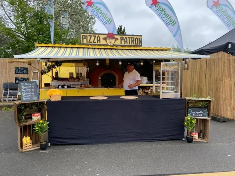 Tony`s Foodtrucks, streetfoodtruck uit Drenthe, te huur via Feestkarhuren.nl