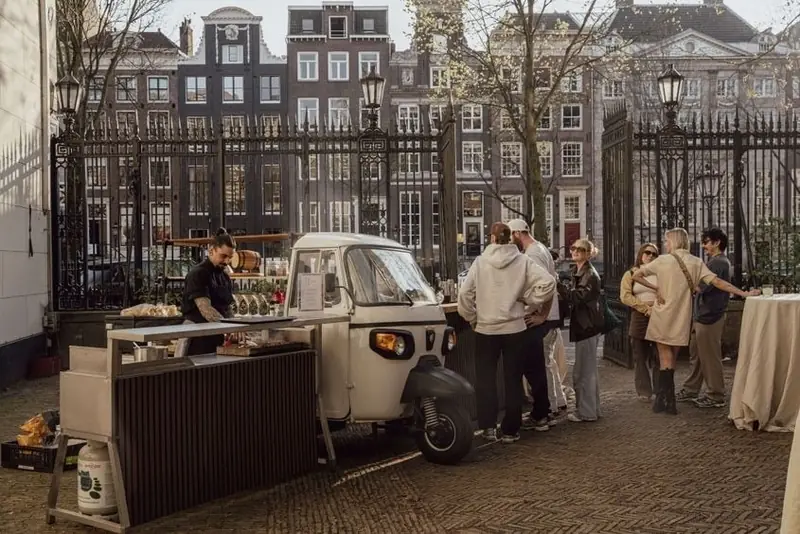 Tuk Tuk Club, BBQ-foodtruck uit Noord-Holland, te huur via Feestkarhuren.nl