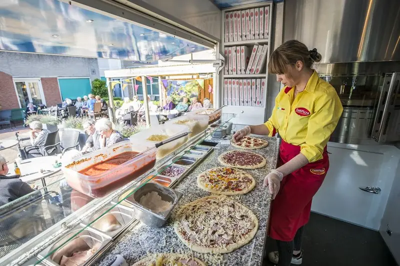 TuttiPizza- The Mobile Pizza Company, pizzatruck, te huur via Feestkarhuren.nl
