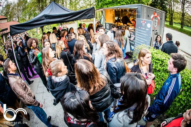 Urban Cook - Gourmet Burger, burgertruck uit Limburg (NL), te huur via Feestkarhuren.nl