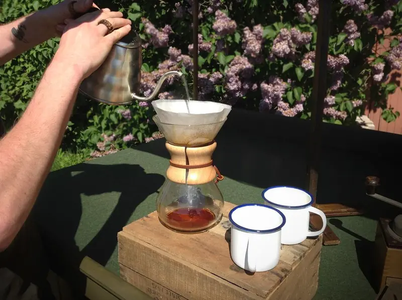 US Army style mobiele koffiebar, koffiebar op wielen uit Antwerpen, te huur via Feestkarhuren.nl