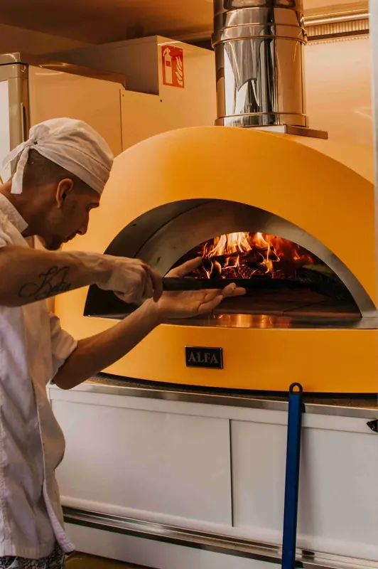 Verace Pizzeria On The Road, pizzatruck uit Antwerpen, te huur via Feestkarhuren.nl