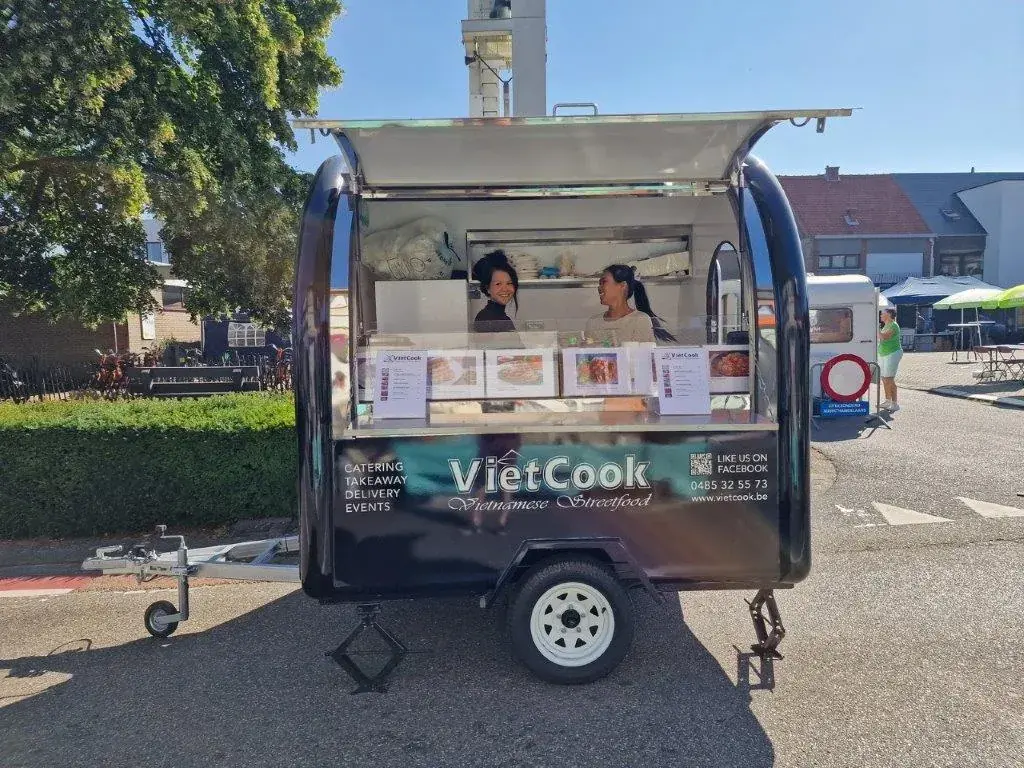 De foodtruck van VietCook, te huur via Feestkarhuren.nl