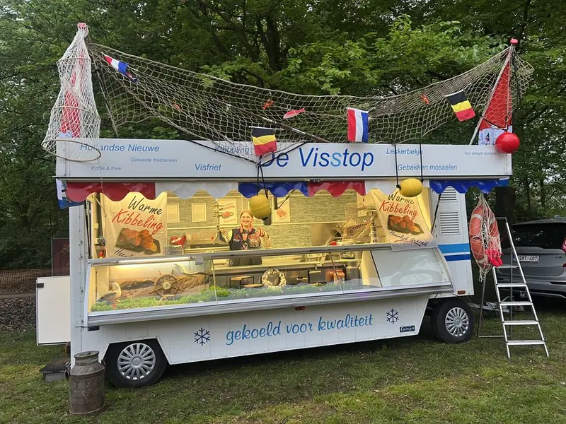 Visstop, visfoodtruck uit Gelderland, te huur via Feestkarhuren.nl