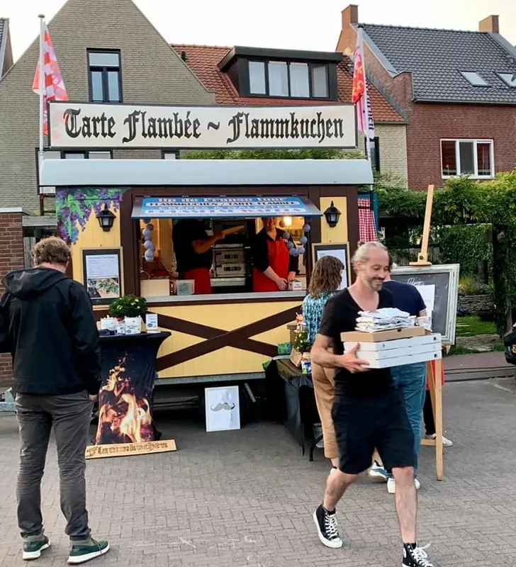 Vive la Crêpe Crêpes en Flammkuchen/Tarte Flambée, foodtruck voor zoete lekkernijen uit Gelderland, te huur via Feestkarhuren.nl
