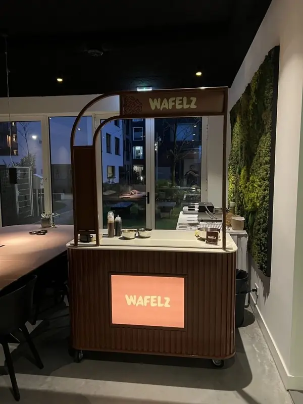 Wafelz, foodtruck voor zoete lekkernijen uit Zuid-Holland, te huur via Feestkarhuren.nl