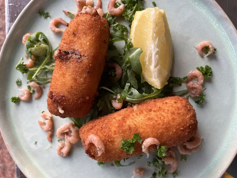 What The Fish, visfoodtruck uit Antwerpen, te huur via Feestkarhuren.nl