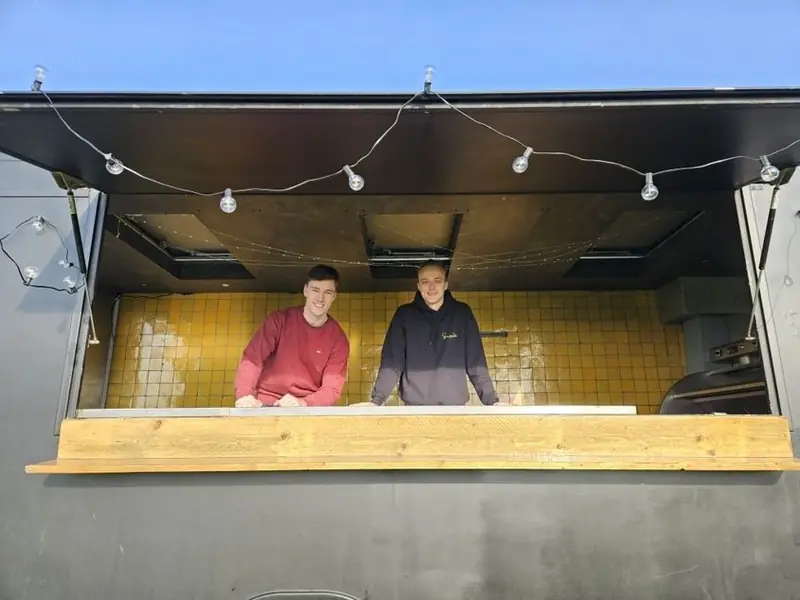 Wine&Dine Foodtruck, streetfoodtruck uit Utrecht, te huur via Feestkarhuren.nl