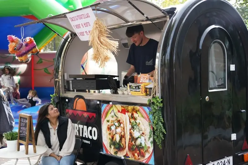 Yurtaco, streetfoodtruck uit Zuid-Holland, te huur via Feestkarhuren.nl
