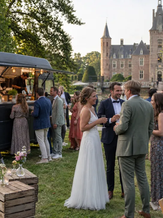Trouwfeest in een kasteeltuin, Utrecht