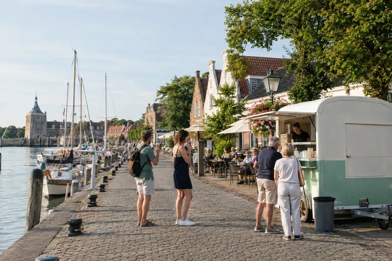 IJskar in de havenkade van Veere, Zeeland